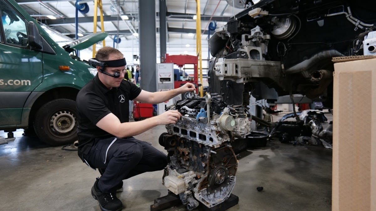 Remote Expert | Headset demonstration at Motus Truck and Van